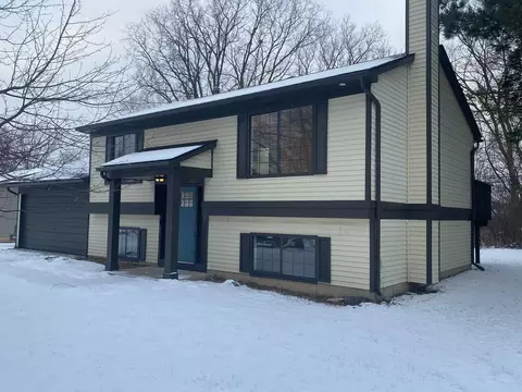 2895 Corinthia Dr, Rochester Hills, MI 48309
