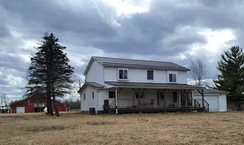 8161 Kendall Rd, Columbus, MI 48063