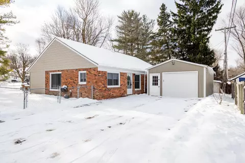 412 2nd St, Oxford, MI 48371