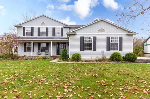 18057 Meridian Rd, Grosse Ile, MI 48138