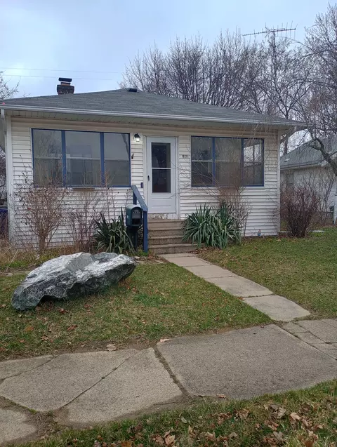 1928 Cartier St, Flint, MI 48504