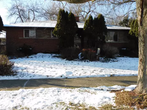 24449 Laurel St, Flat Rock, MI 48134