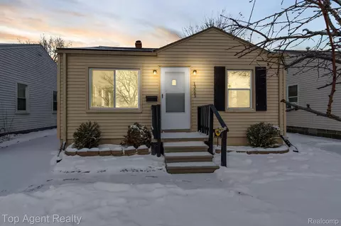 13665 Knox Ave, Warren, MI 48089