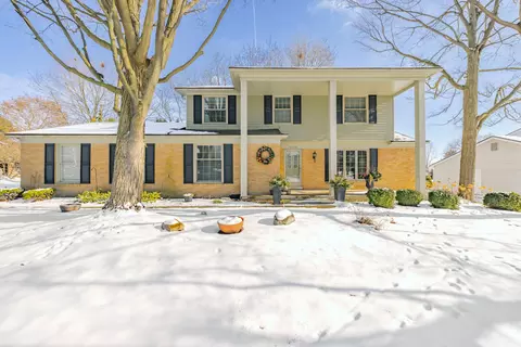 16548 Winchester Dr, Northville, MI 48168