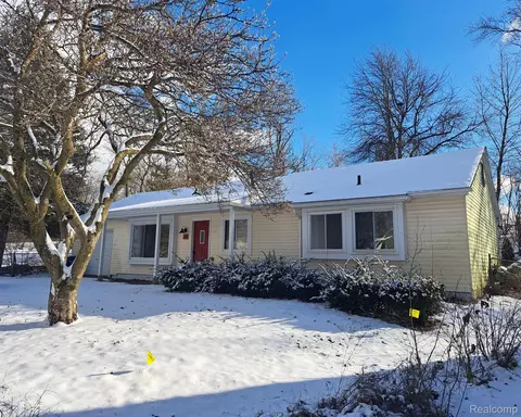 16 Jay Lee Crt Ct, Ann Arbor, MI 48108