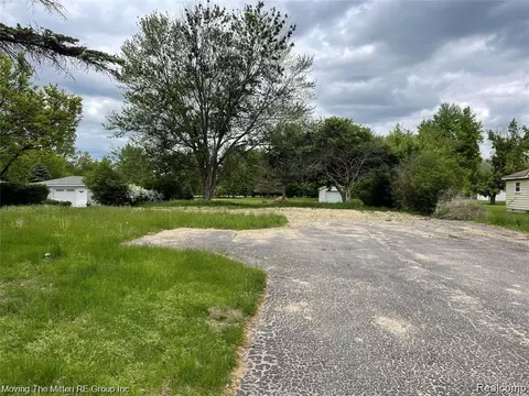 48632 Willis Rd, Sumpter, MI 48111