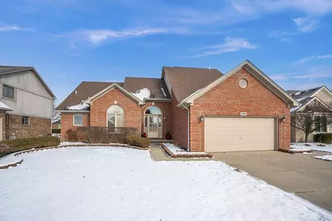 21505 Sabrina Dr, Macomb, MI 48044