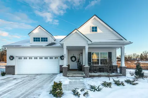446 Pattan Dr, Wixom, MI 48393