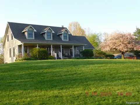 11133 Parshall Rd, Tyrone, MI 48430