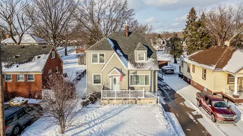 744 Riverbank St, Wyandotte, MI 48192