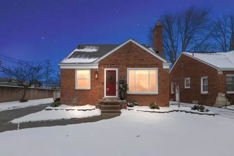 1856 Hampton Rd, Grosse Pointe Woods, MI 48236