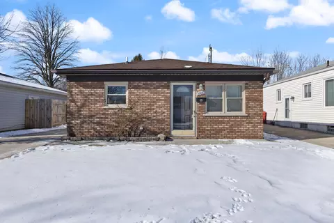 27087 Maywood St, Roseville, MI 48066