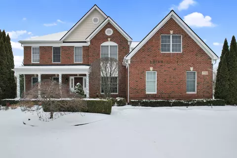 25518 Dogwood Ln, Novi, MI 48374