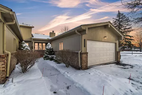 12341 Pinecrest Dr, Plymouth, MI 48170