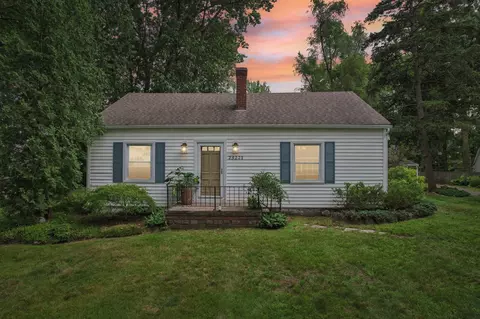 23221 Mary St, Taylor, MI 48180