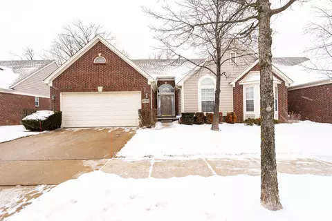 40752 Lenox Park Dr, Novi, MI 48377