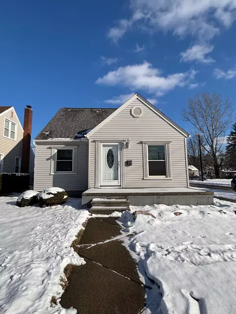 7877 Hipp St, Taylor, MI 48180