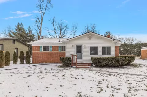 30500 Fairfax St, Southfield, MI 48076