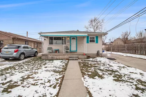 13054 Pearl St, Southgate, MI 48195