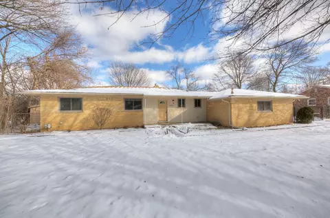 29060 E Marklawn St, Farmington Hills, MI 48334
