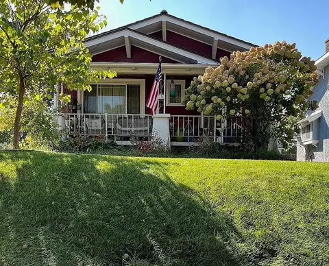 106 Burr Oak St NE, Grand Rapids, MI 49505