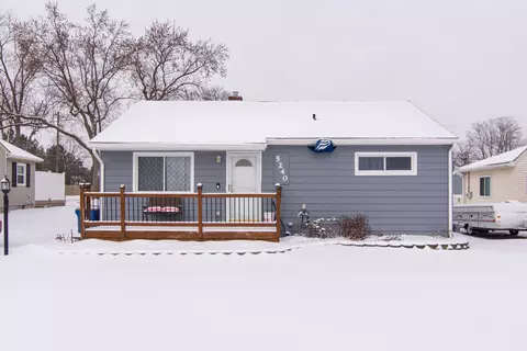 5240 Hatchery Rd, Waterford, MI 48329
