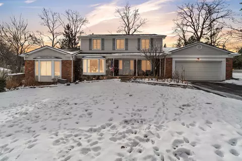 4247 Whitebirch Dr, West Bloomfield, MI 48323