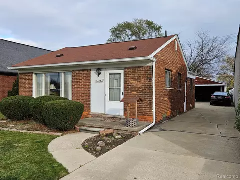 17157 Fort St, Riverview, MI 48193