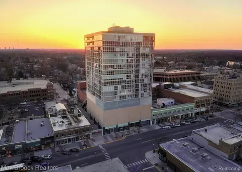 432 S Washington Ave #901, Royal Oak, MI 48067