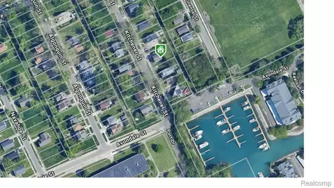 450 Kitchener St, Detroit, MI 48215