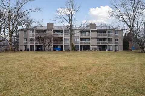 1625 Cliffs Lndg #102, Ypsilanti, MI 48198
