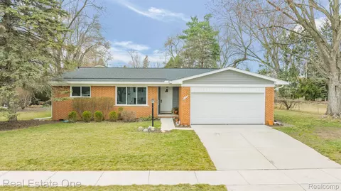 41650 Borchart Dr, Novi, MI 48375