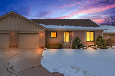 19243 Angela, Roseville, MI 48066