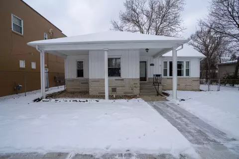 2962 4th St, Trenton, MI 48183