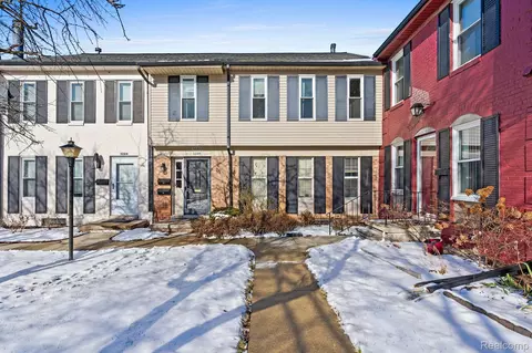 3222 Bolgos Cir, Ann Arbor, MI 48105