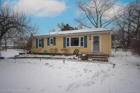191 S Winding Dr, Waterford, MI 48328
