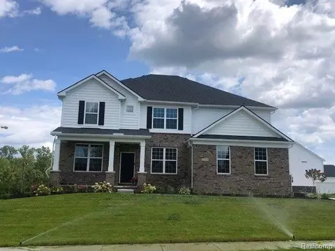 23009 Jens Dr, Lyon, MI 48178