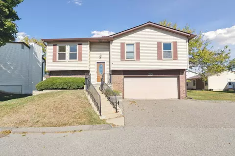 2897 Roundtree Dr, Troy, MI 48083
