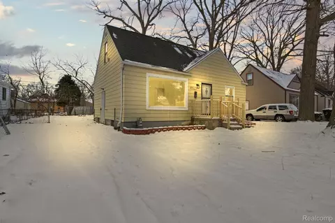 19495 Houghton St, Detroit, MI 48219