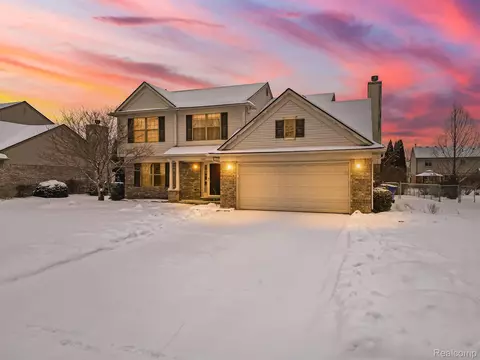 6806 Chesterfield, Waterford, MI 48327