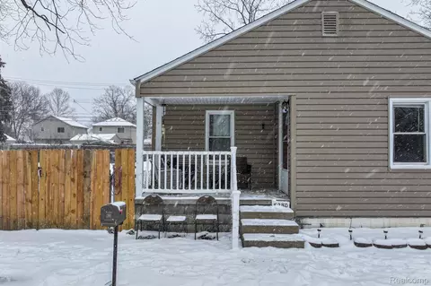 8280 Fenton St, Dearborn Heights, MI 48127