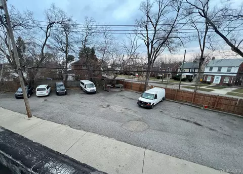 18301 Hartwell St, Detroit, MI 48235