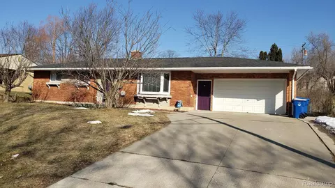 764 Joyceil Dr, Waterford, MI 48328
