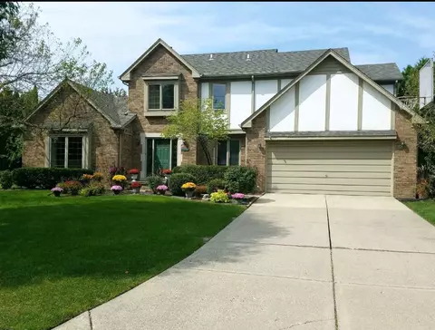 44806 Exeter Crt Ct, Novi, MI 48375