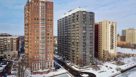 8200 E Jefferson Ave #1811, Detroit, MI 48214