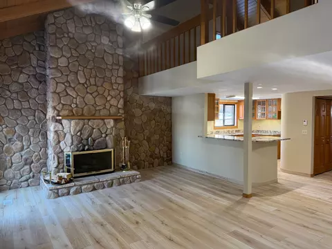 35451 Heritage Ln, Farmington, MI 48335