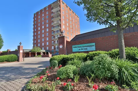 3301 Biddle Ave #9A, Wyandotte, MI 48192