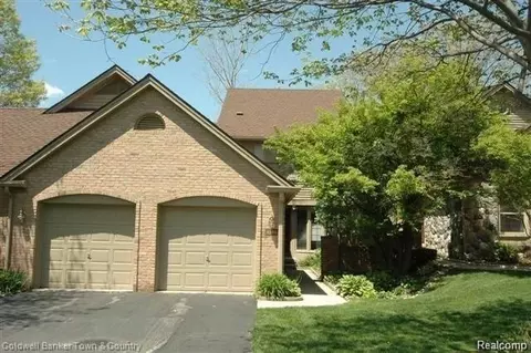 4583 Golf View Dr, Genoa, MI 48116