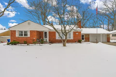 1333 Genella St, Waterford, MI 48328
