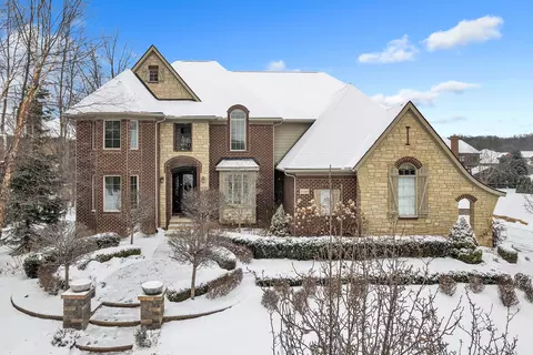 21080 Maybury Park Dr, Northville, MI 48167